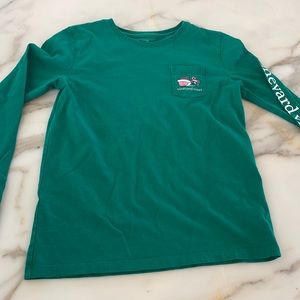 Kids size large Vineyard Vines long sleeve Christmas holiday shirt.